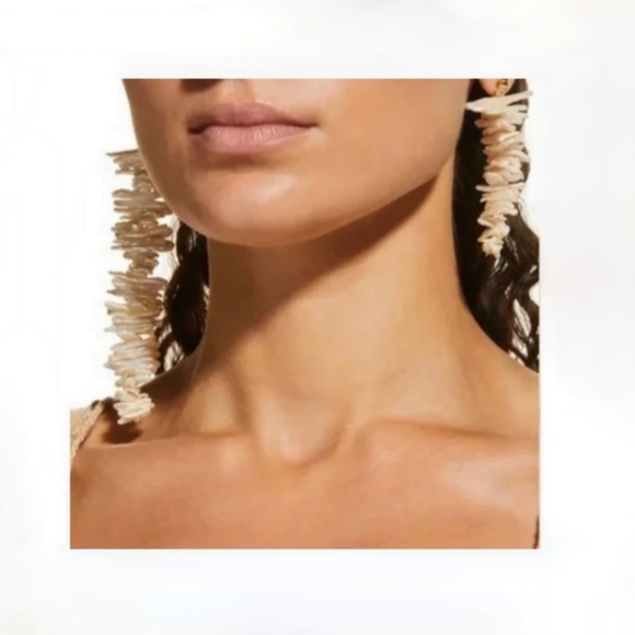 Cult Gaia Aliza Baroque Cultured Freshwater Pearl Asymmetric Drop Earrin… - Picture 3 of 16